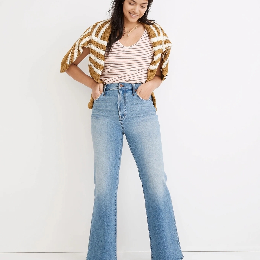 Madewell High-Rise Flare Jeans in Caine Wash Size 27 New with Magic Pockets
